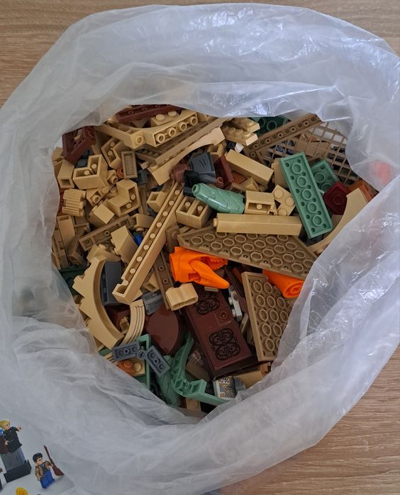 Комната Требований Хогвартс LEGO Harry Potter 76413