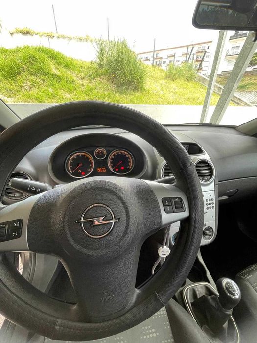 Opel Corsa D 1.2 Gasolina (2011)
