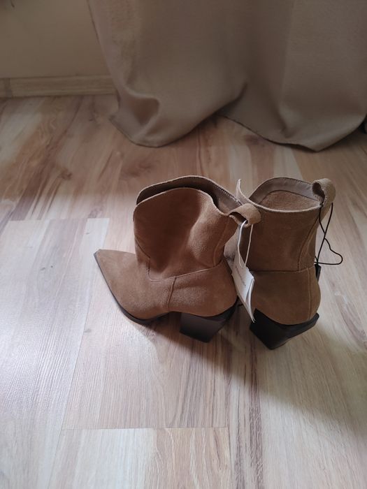 Butu damskie kowbojki na obcasie zamsz naturalny