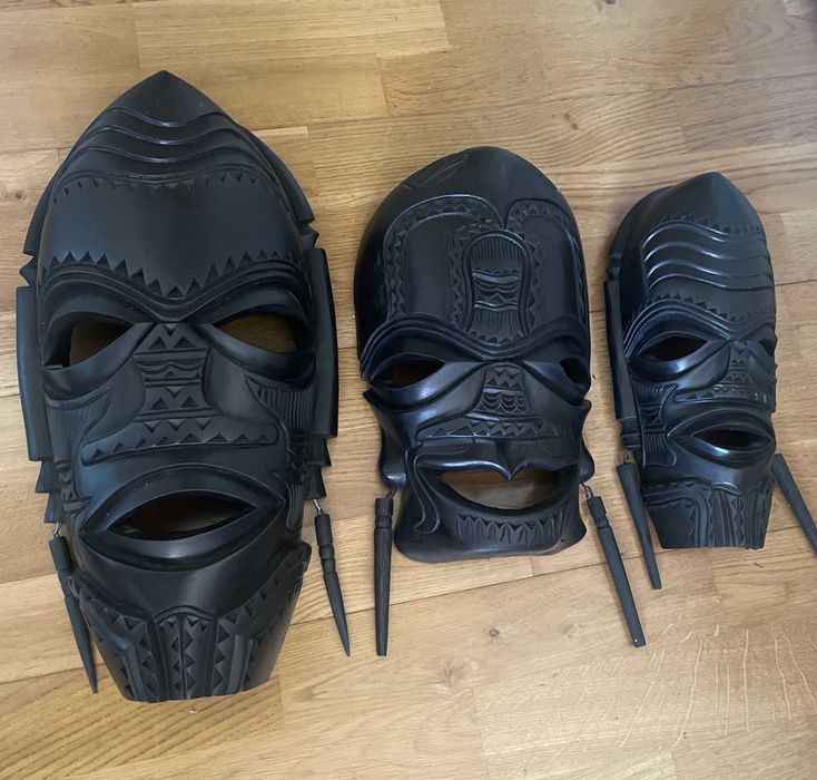 Conjunto de 3 máscaras decorativa Africana, esculpidas em madeira