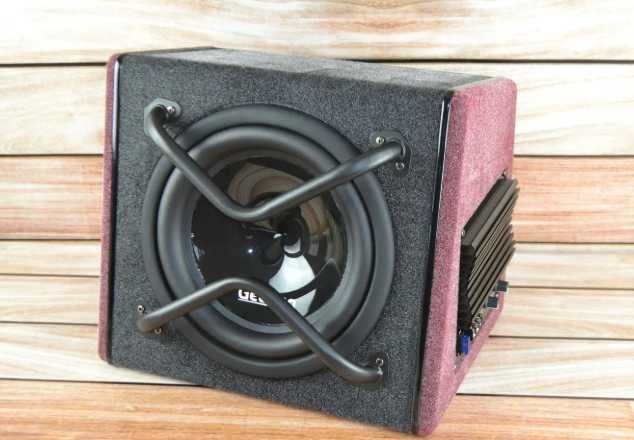 Автомобільний сабвуфер. Автомобільний сабвуфер. Корпусный самбуфер Саб
