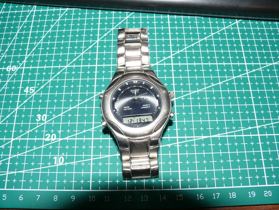 Zegarek quartz Sharp Retro