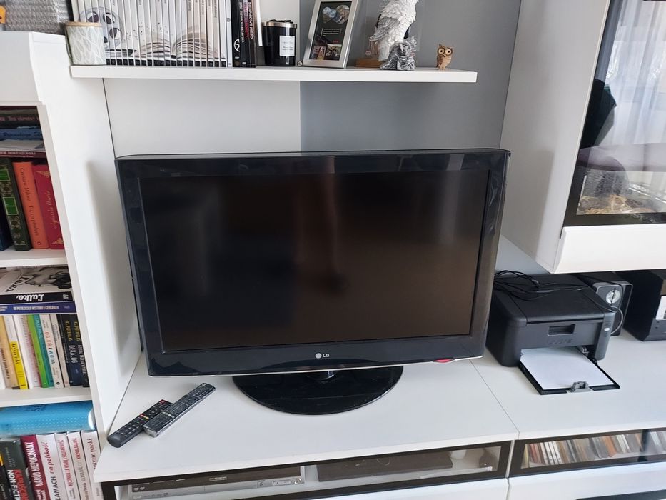Telewizor LG 42 całe  hdmi + dekoder