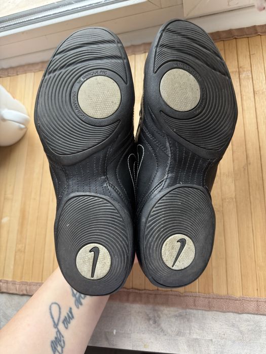 Кросоовки Nike Musique VII