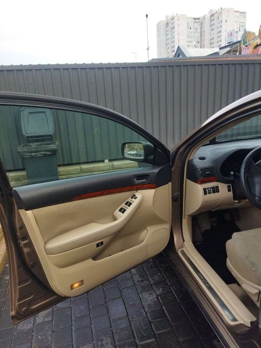 Toyota avensis 2.2 дизель