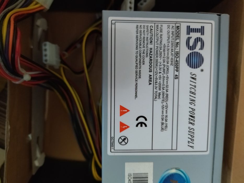 Блок питания,карта памяти компьютера.