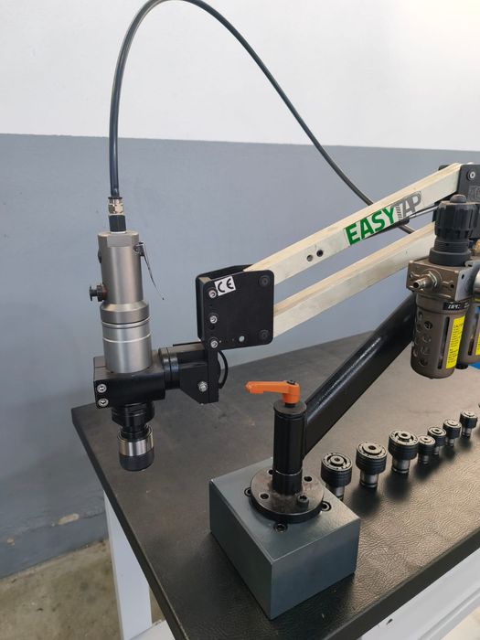 Máquina de Roscar Pneumática