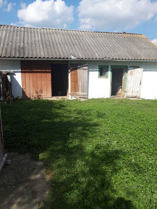 Продається будинок з складськими приміщеннчмиміщеннями