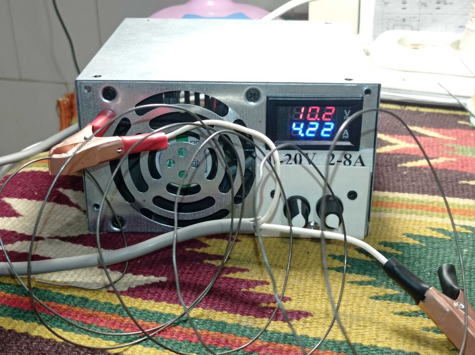 Зарядний пристрій