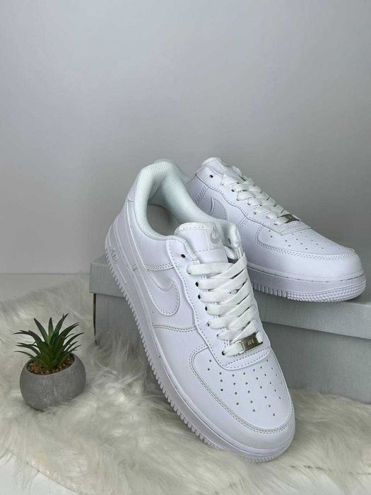 Нові оригінальні кросівки nike air force 1 чоловічі найк форси білі