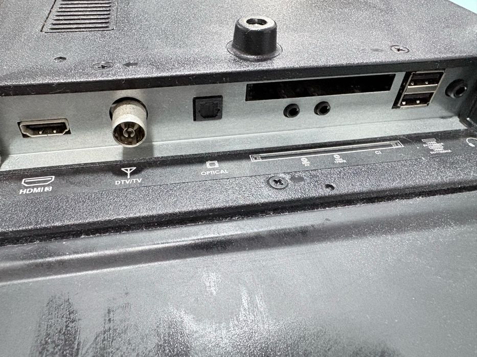 Televisão SEiZO 32 LED 3x HDMI USB VGA [21]