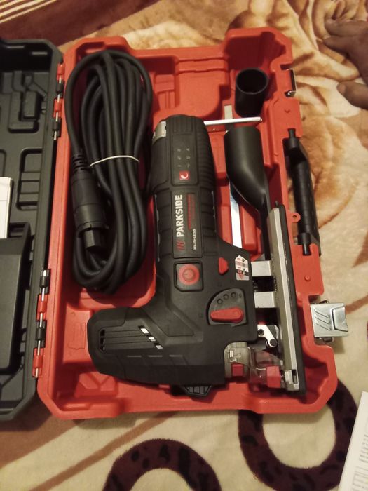 Serra de recortes tico tico