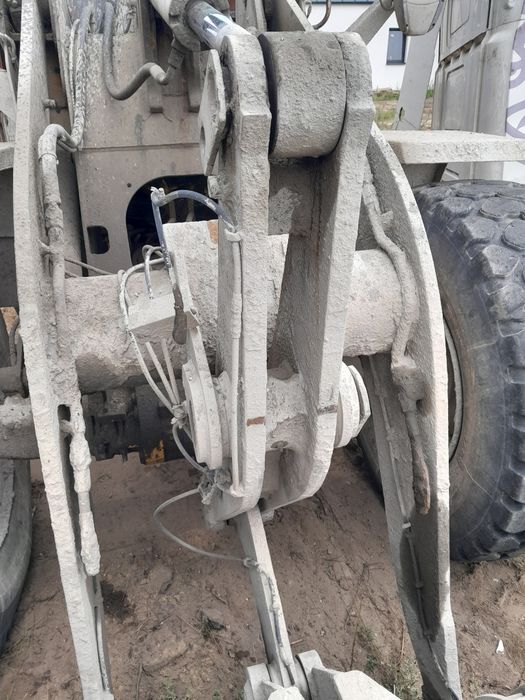 Kiwak, łącznik łyżki Cat 914 caterpillar