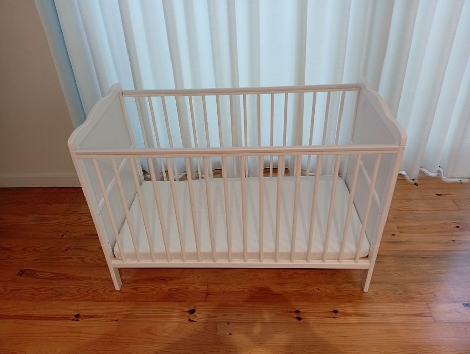 Cama (com ou sem gradas e três níveis de altura)