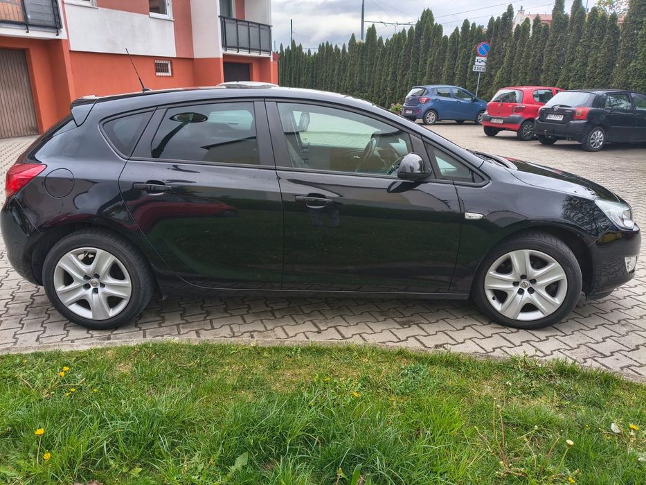 Opel astra 2011 rok z gazem