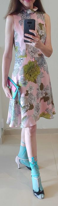 Piękna jedwabna sukienka Simple.