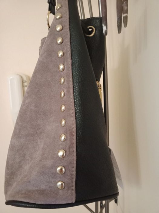 Nowa torebka, modny fason.