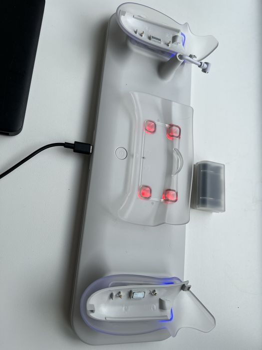 Зарядна док-станція