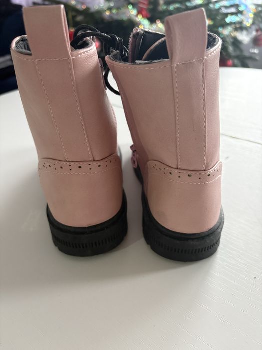 Botki dziecięce nieużywane