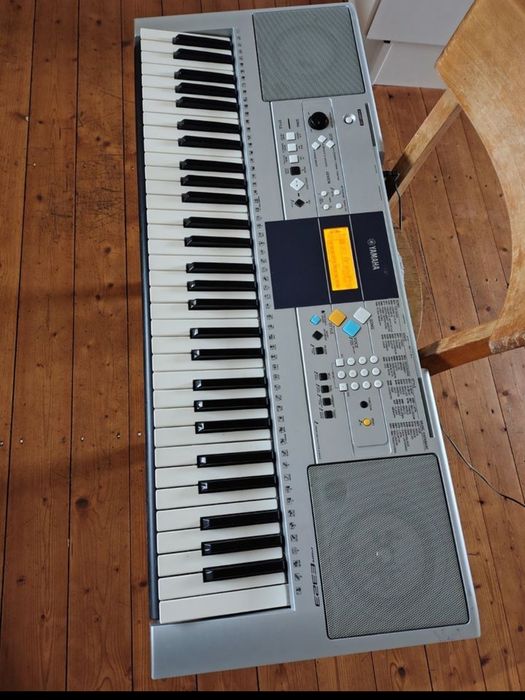Синтезатор Yamaha PSR e 323