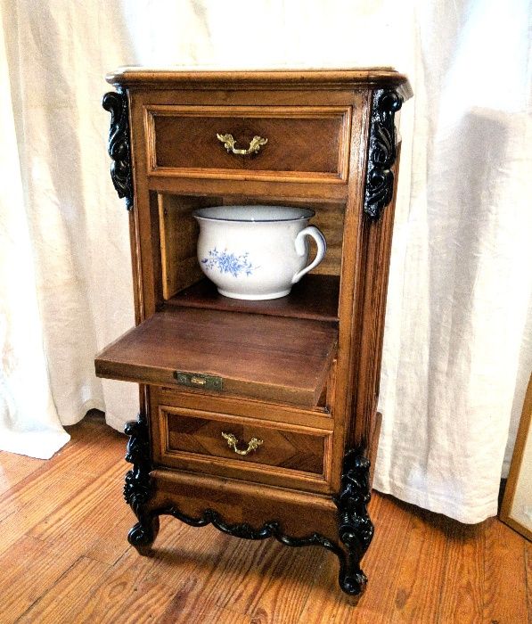 Par Mesinhas Peniqueiras Nogueira