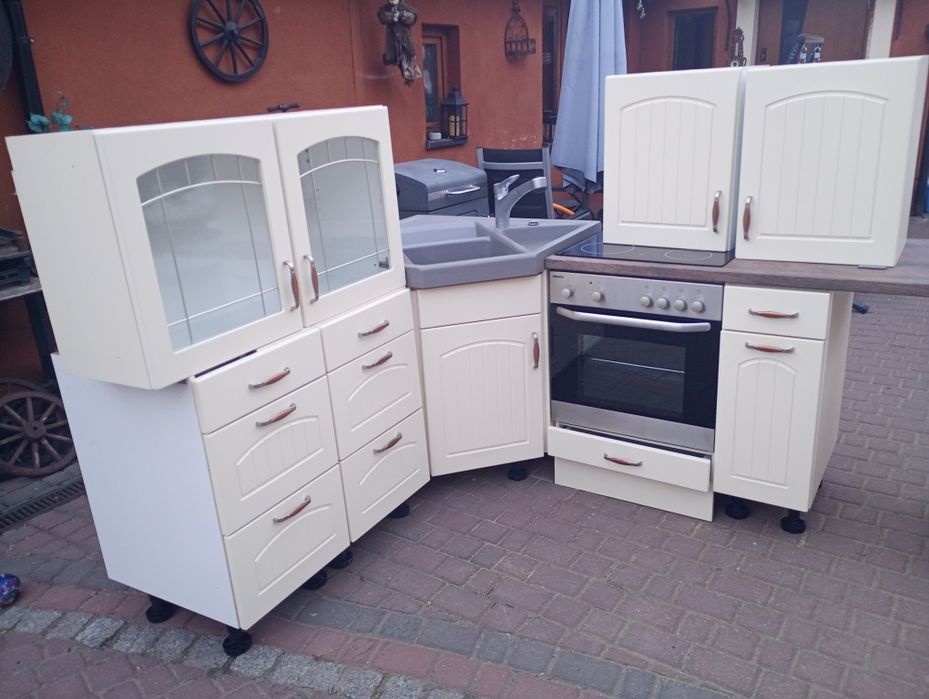 Meble kuchenne narożne