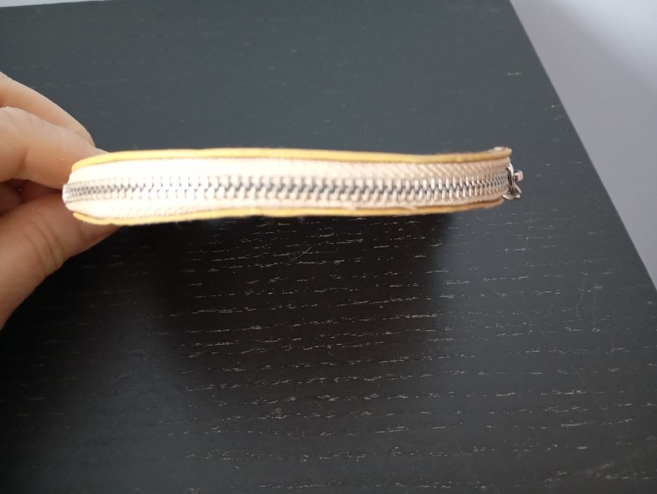 Porta moedas dourado