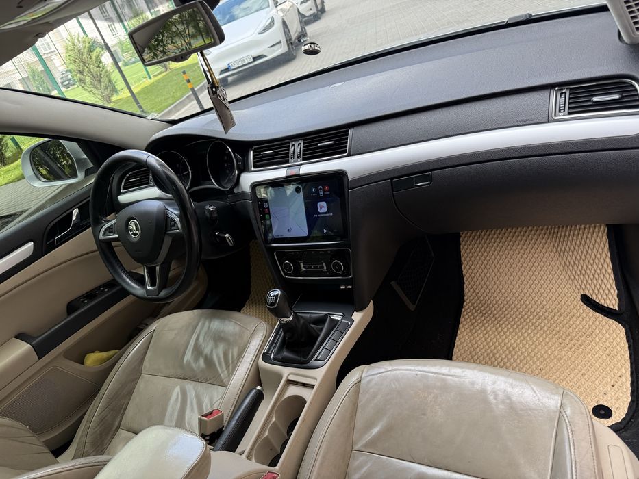 Продам Skoda Superb 2012 год