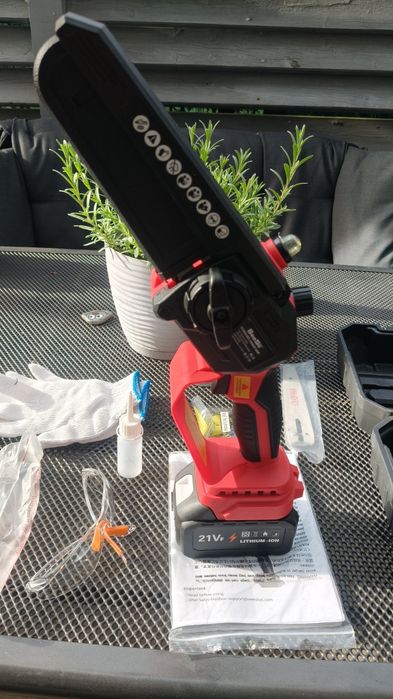Mini piła łańcuchowa 6 cali bezszotkowa, 2x4ah akumlatory system  Makita wysyłka gratis