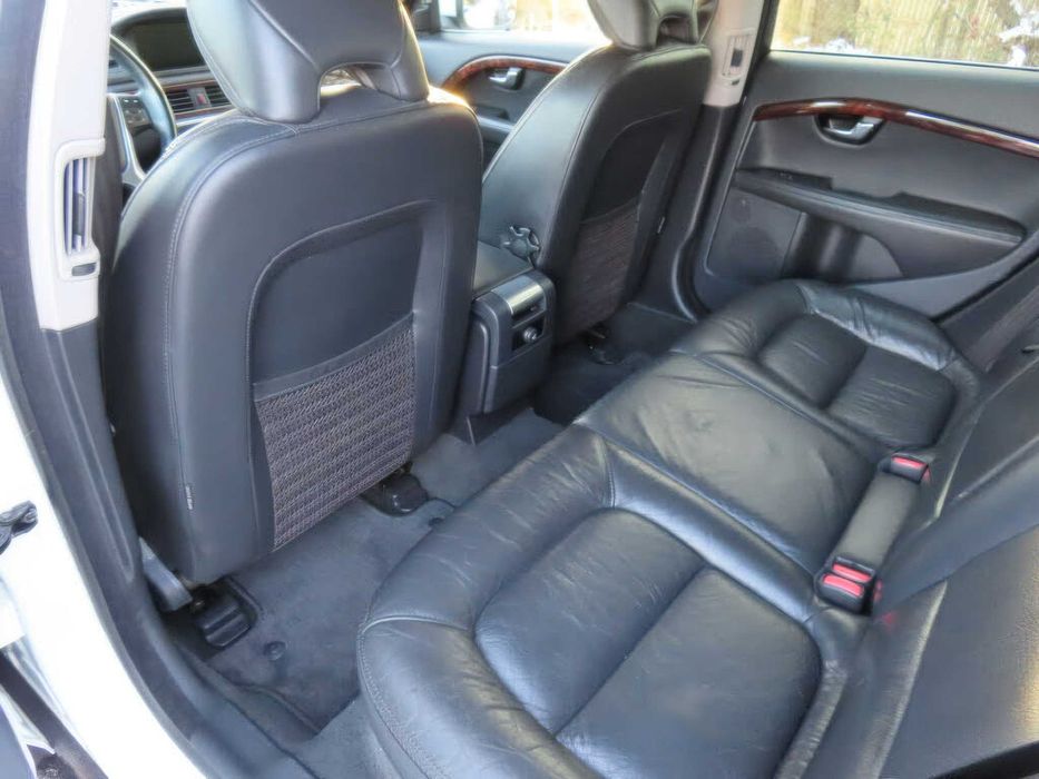 Volvo XC70      2015