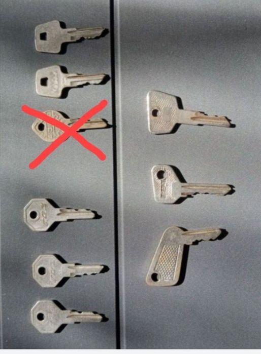 Продам подкову, ключи к замкам