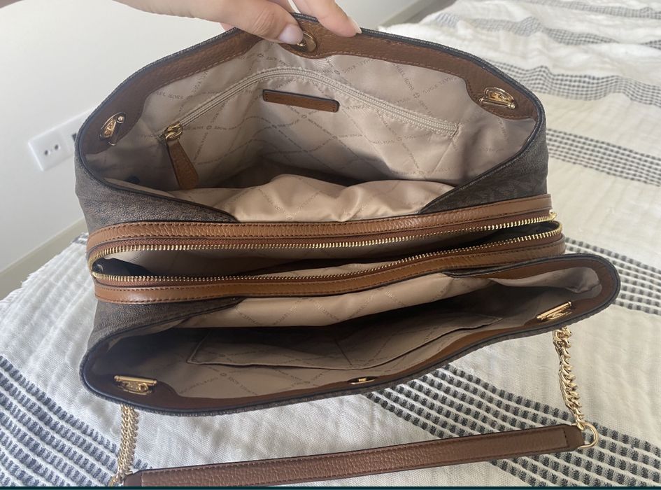 Mala Michael Kors
