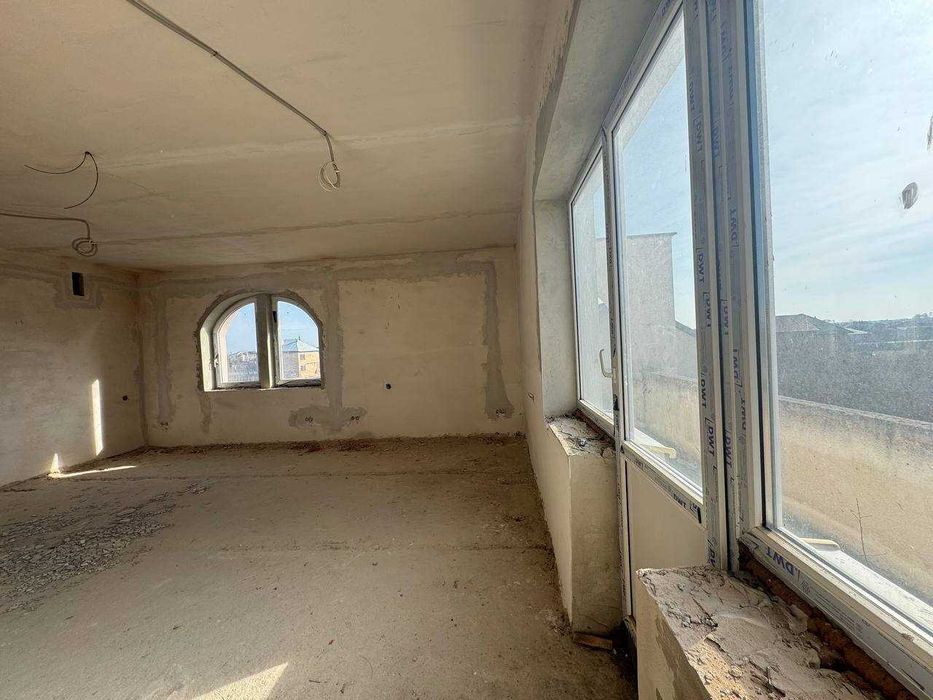 Простора трійка за доступною ціною в будинку клубного типу!!!