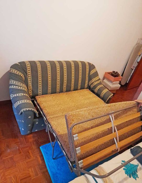 Sofá Cama Tecido Verde Amarelo + 2 Capas + 2 Almofadas