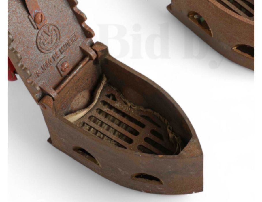 Ferros Antigos de engomar Oliva.