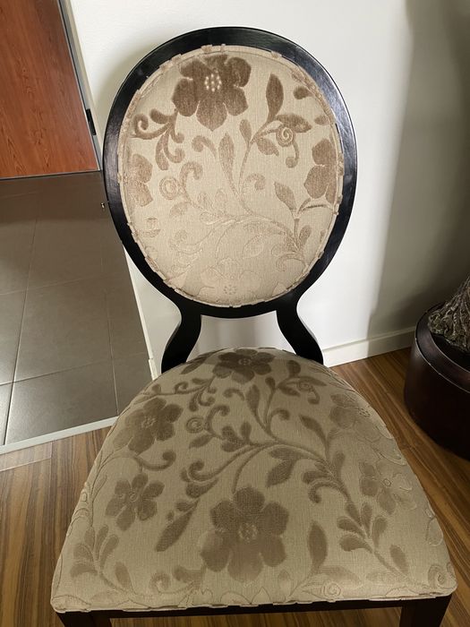 Vendo quatro cadeiras