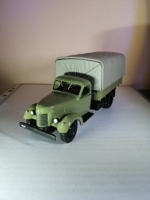 Zis Kultowe Ciężarówki PRL Ixo 1/43