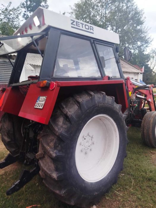 Sprzedam ciągnik rolniczy Zetor 8011 z turem w bardzo dobrym stanie