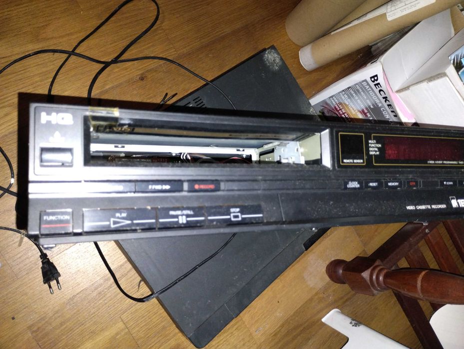 Vídeo leitor e gravador VHS (2)