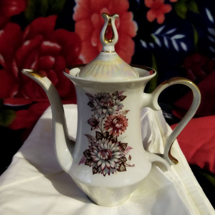 Продам чайник, заварник.