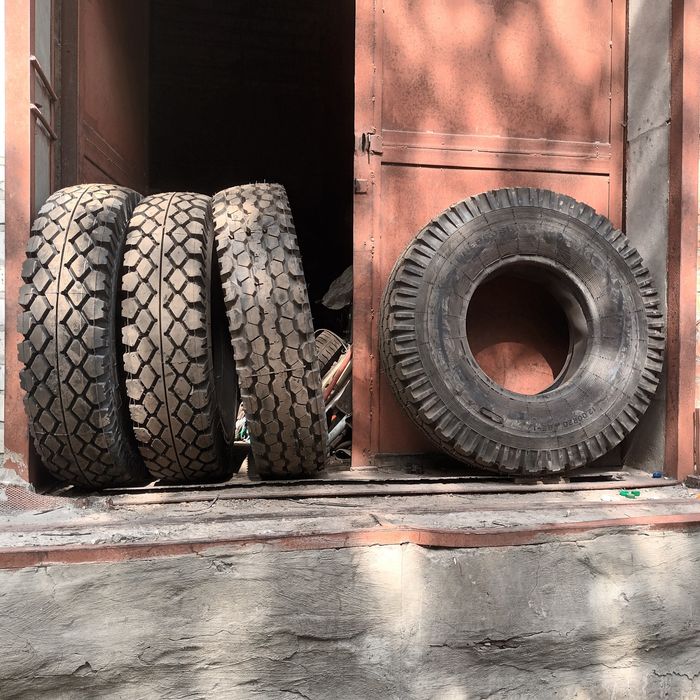 Шины 300R508 (11.00р20), 320R508 (12.00р20) с камерами МАЗ, КАМАЗ.