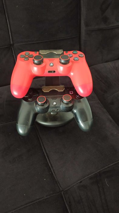 PS4 com suporte de carregar comando e 2 comandos448004006840248324