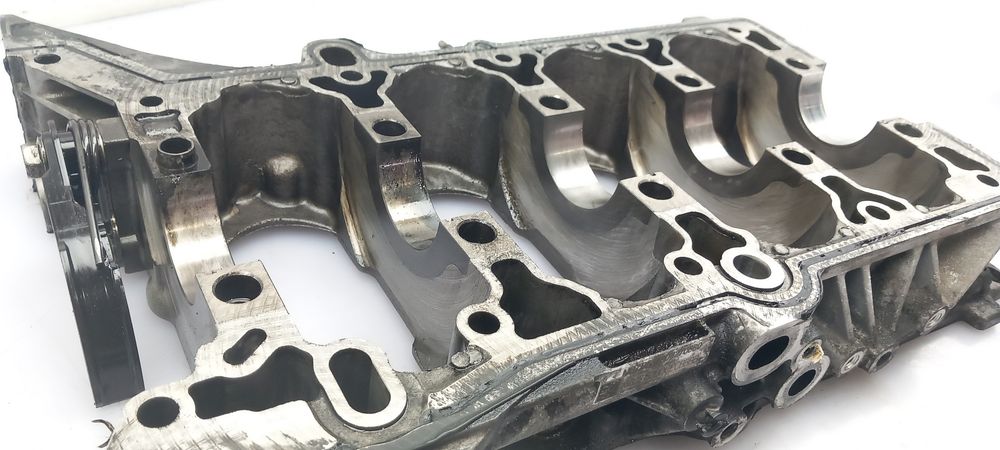 Colaça / cabeça do motor OPEL Astra K