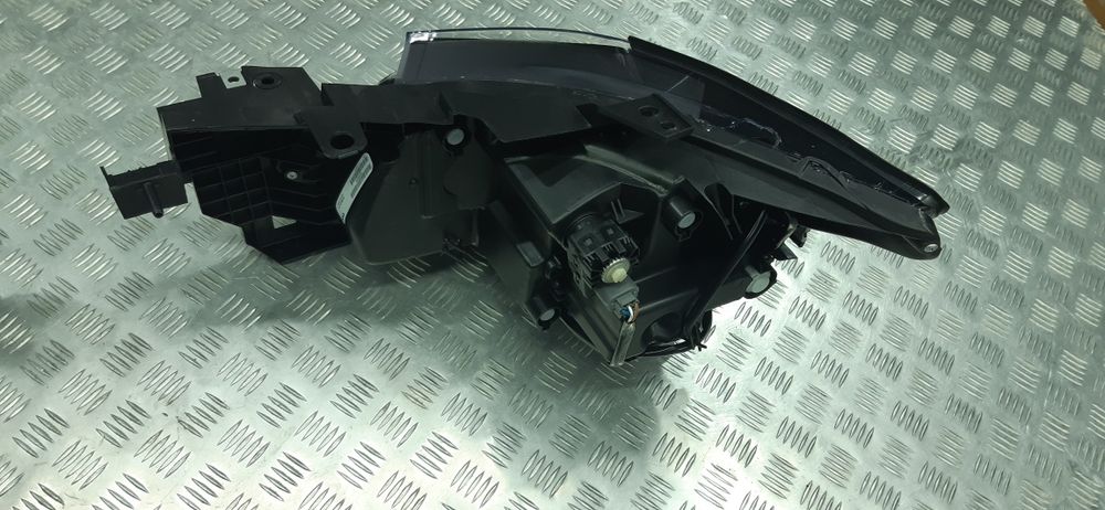 Фара ліва/права нова для Mazda CX-9 2016+