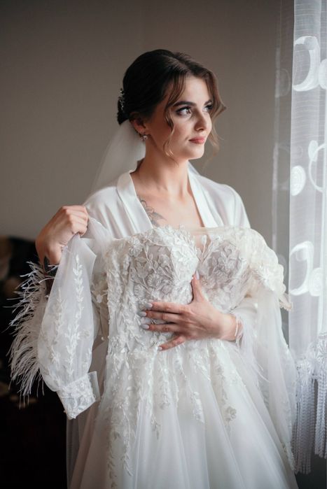 Продам весільну сукню