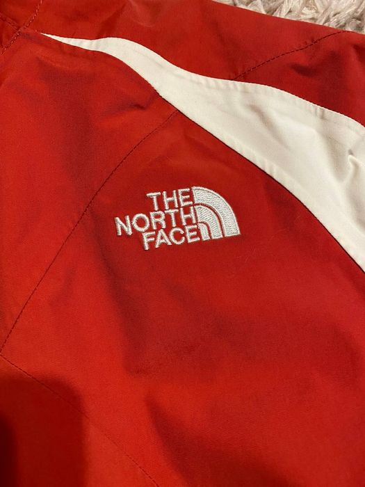Куртка (ветровка) The North Face.
Размер М: