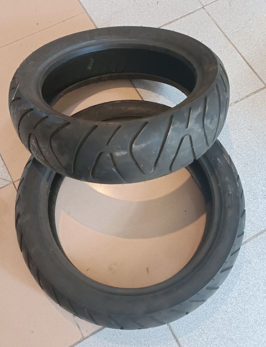 Pneus schwalbe 120/70 14 e 140/60 13 como novos