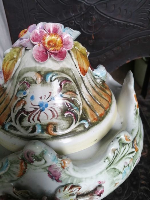 boleira antiga , porcelana capidimonte italia