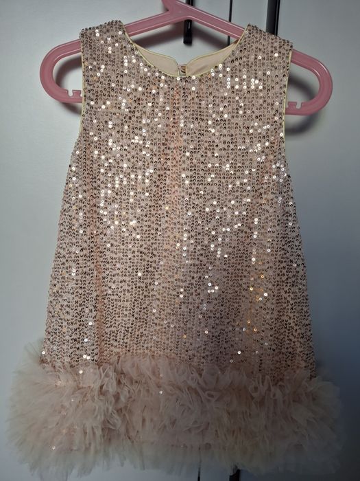 Шикарне платтячко на дівчинку на 3-4 рочки