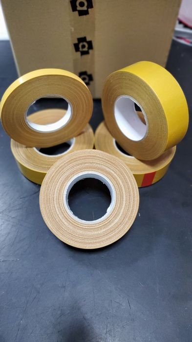 Скотч двухсторонний carpet tape 48мм/50м, для ковровых покрытий.